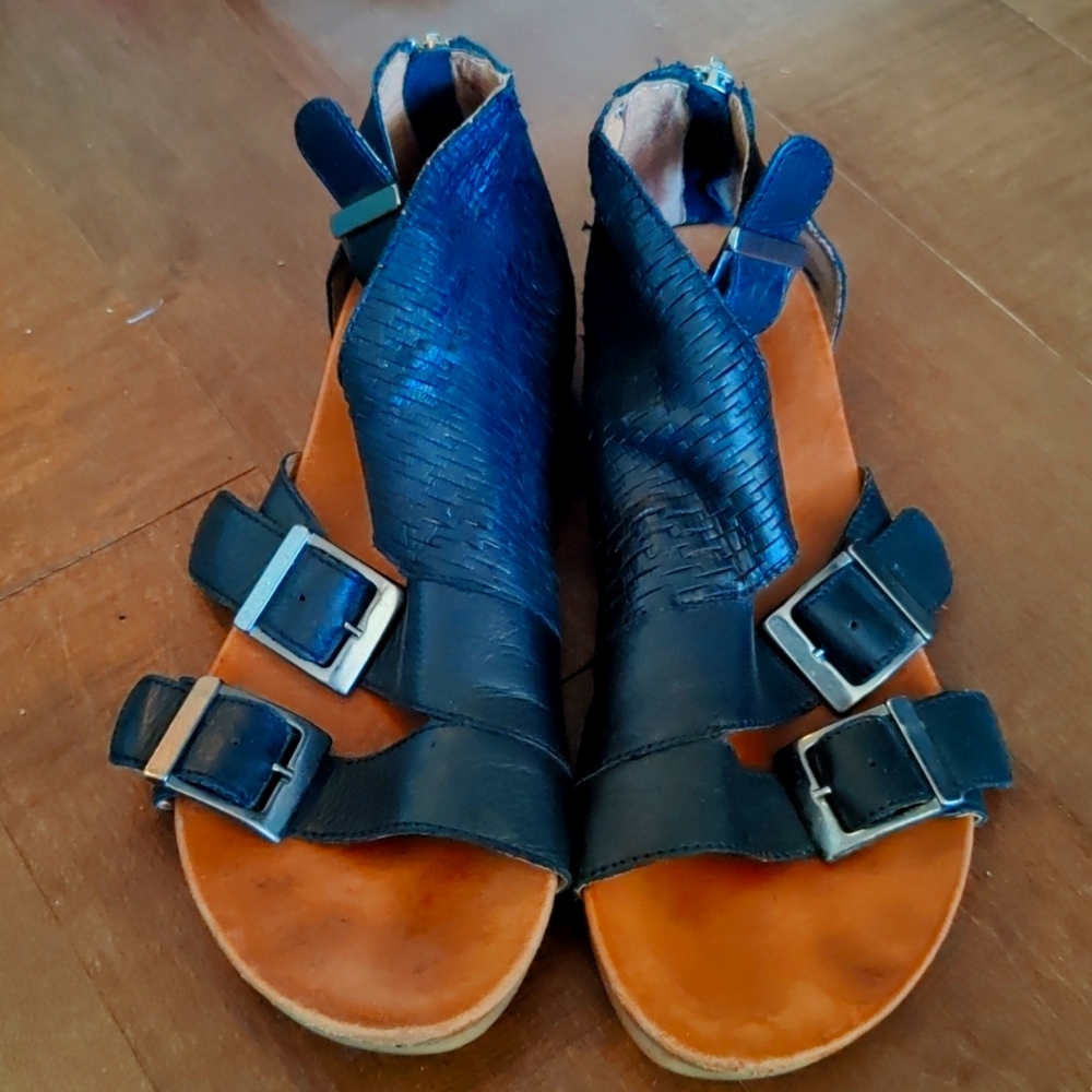 Miz Mooz Althea Sandals size 8